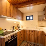 Essence Case de vacanță *