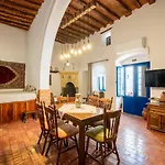 Essence Case de vacanță