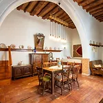 Essence Case de vacanță *