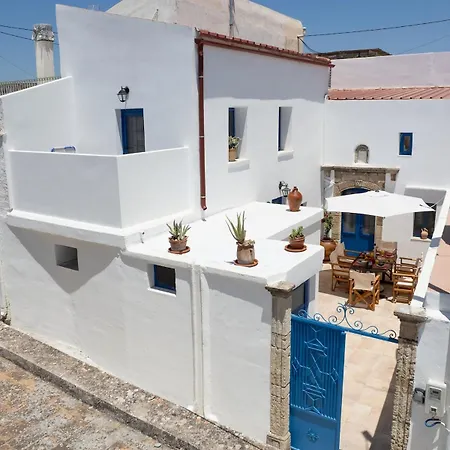 Essence Prázdninový dům